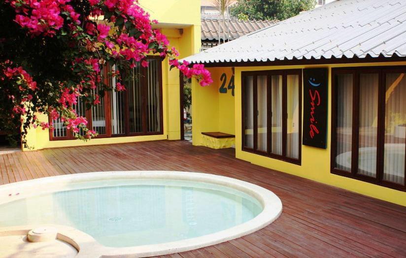 Smile House Guesthouse Chiang Mai Buitenkant foto